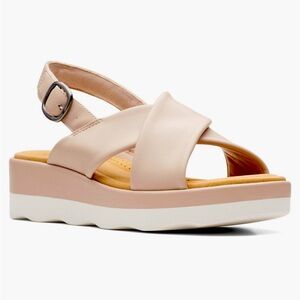 Clark’s Clara Cove Sandal Sz 8 W in “Sand”.